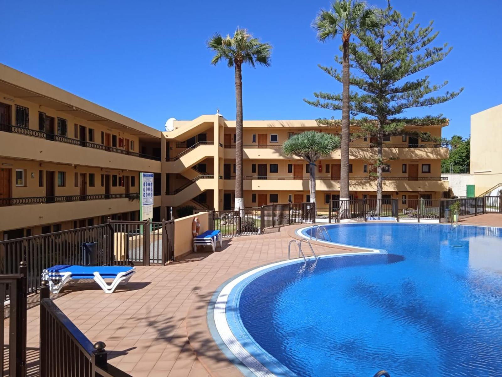 Firstline Apartment Los Cristianos Arona  Esterno foto