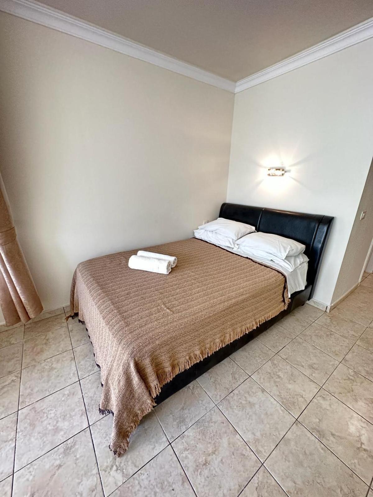 Firstline Apartment Los Cristianos Arona  Esterno foto