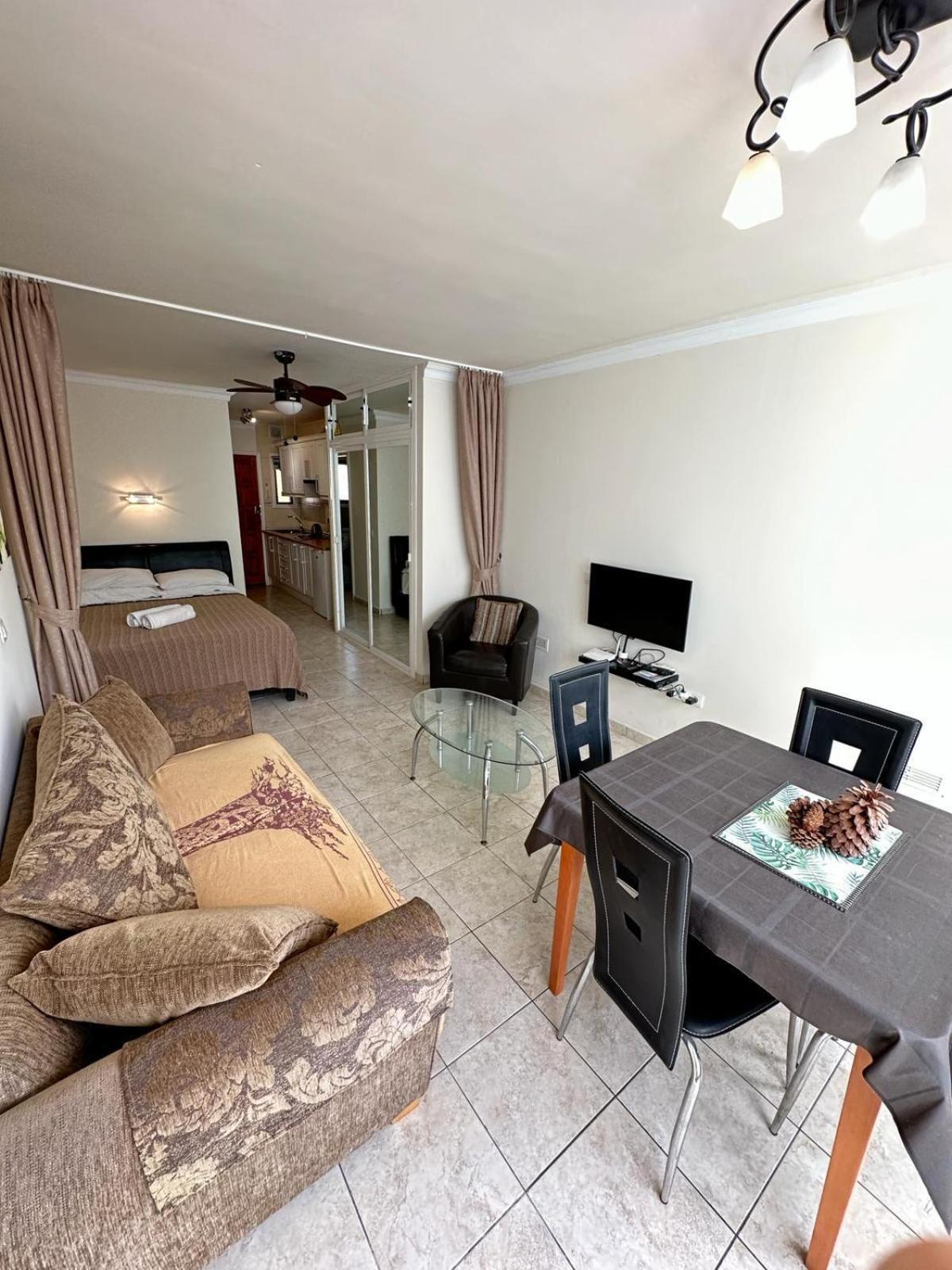 Firstline Apartment Los Cristianos Arona  Esterno foto