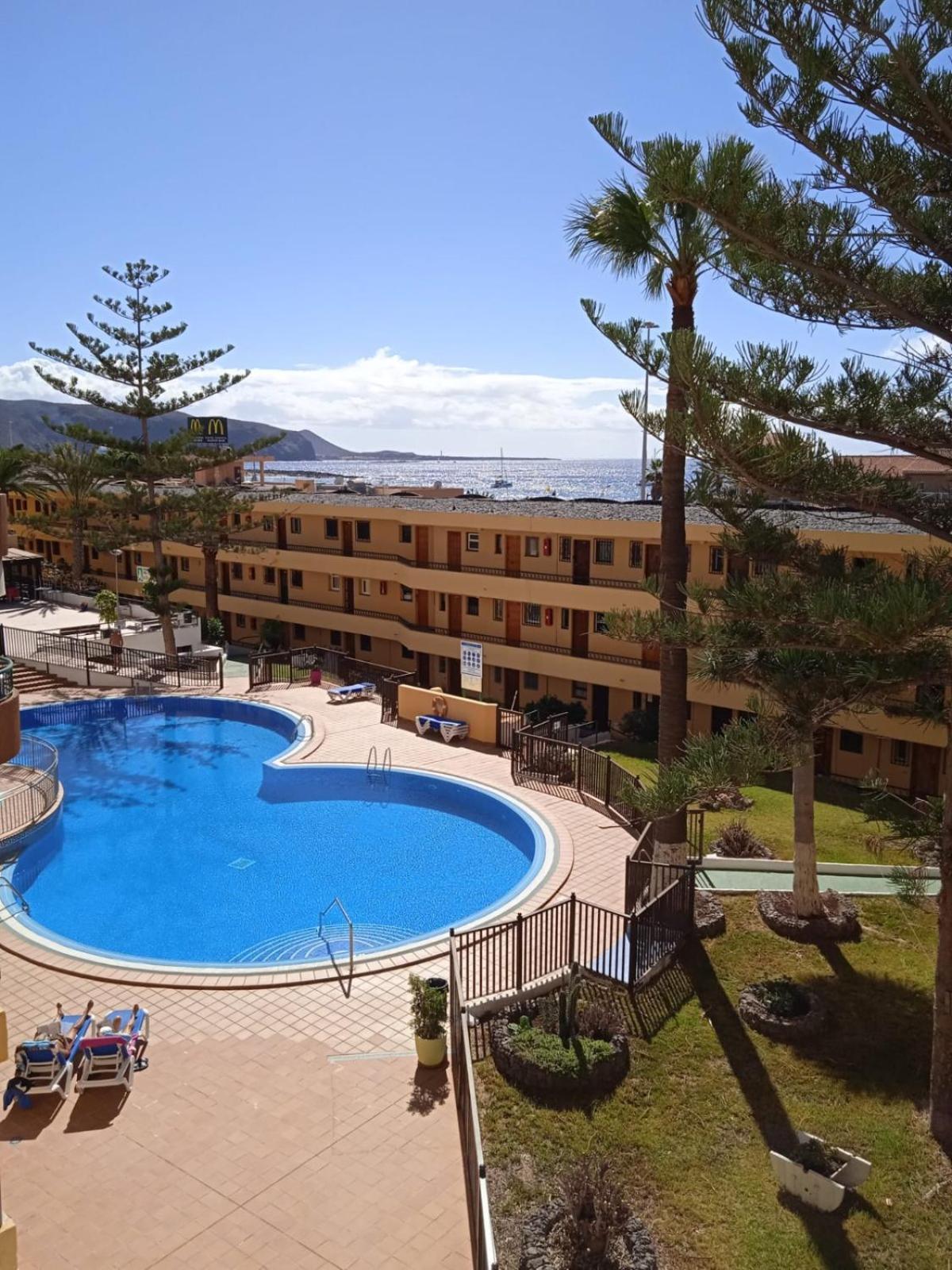 Firstline Apartment Los Cristianos Arona  Esterno foto