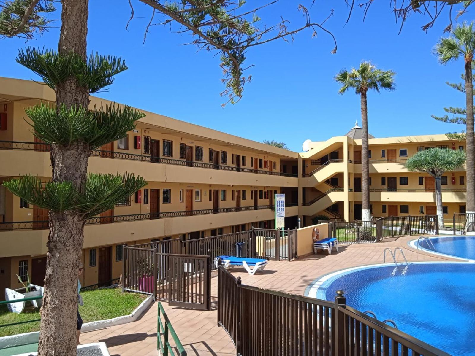 Firstline Apartment Los Cristianos Arona  Esterno foto