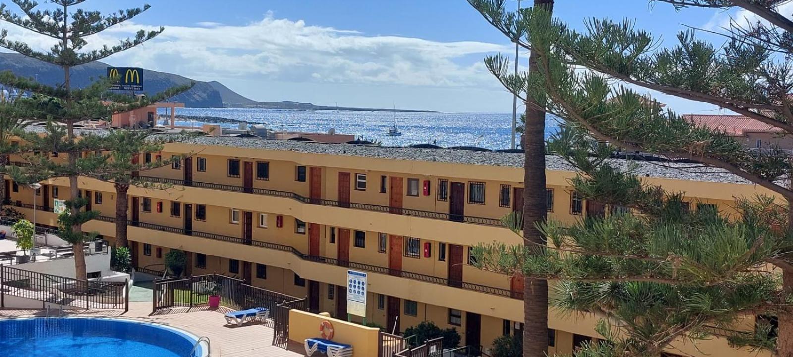 Firstline Apartment Los Cristianos Arona  Esterno foto